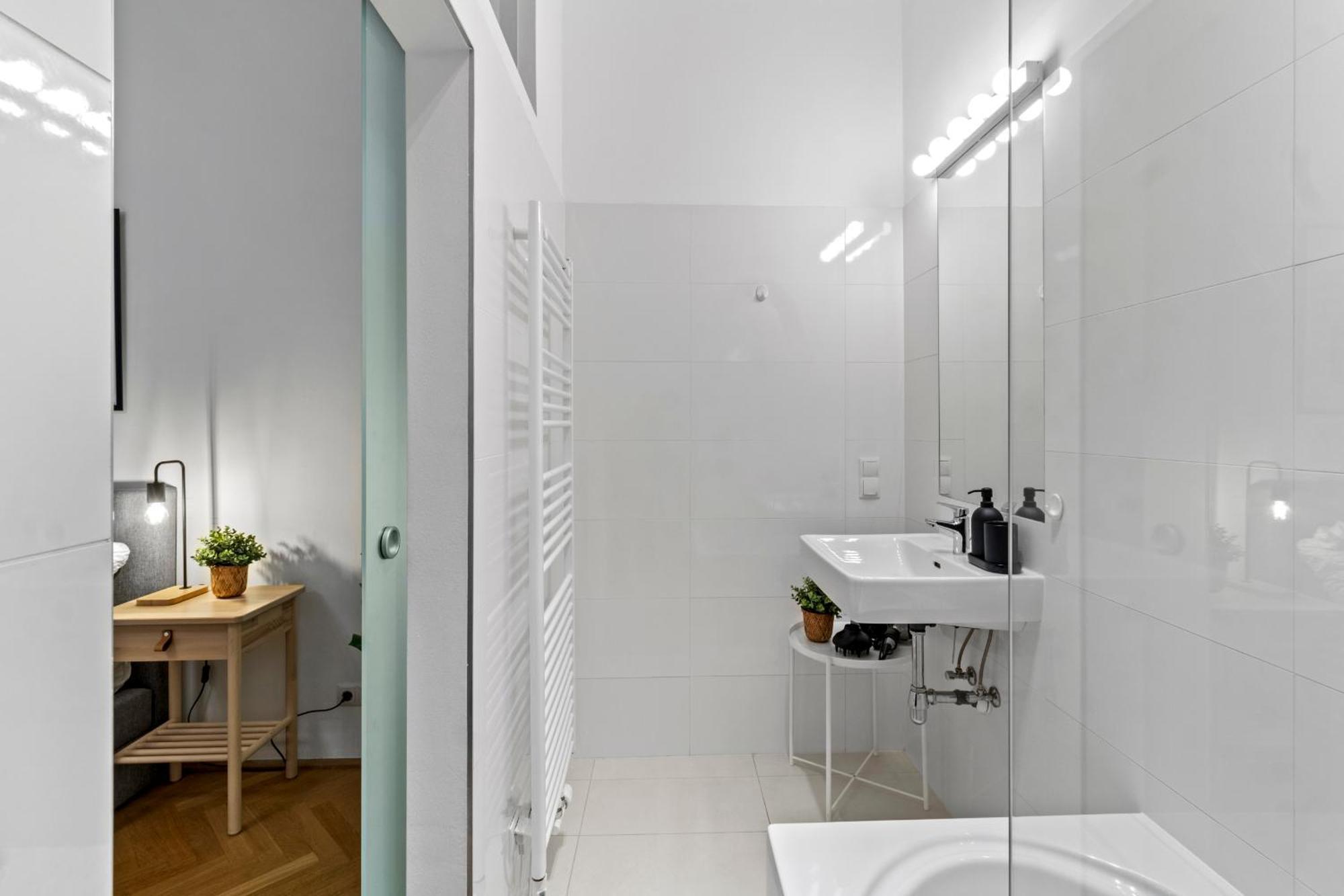 Cozy Vienna Apartments - 4 Min U6 Josefstaedterstrasse Bagian luar foto